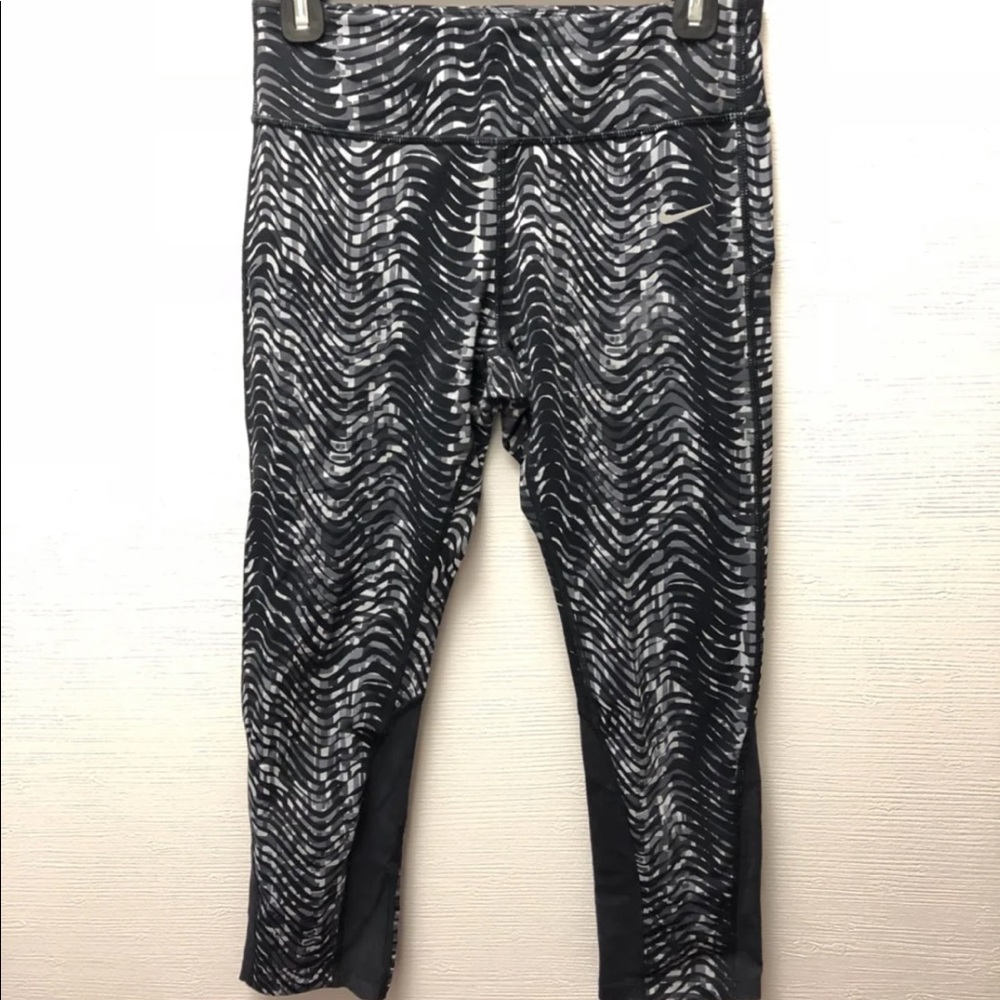 Nike Cropped Leggings